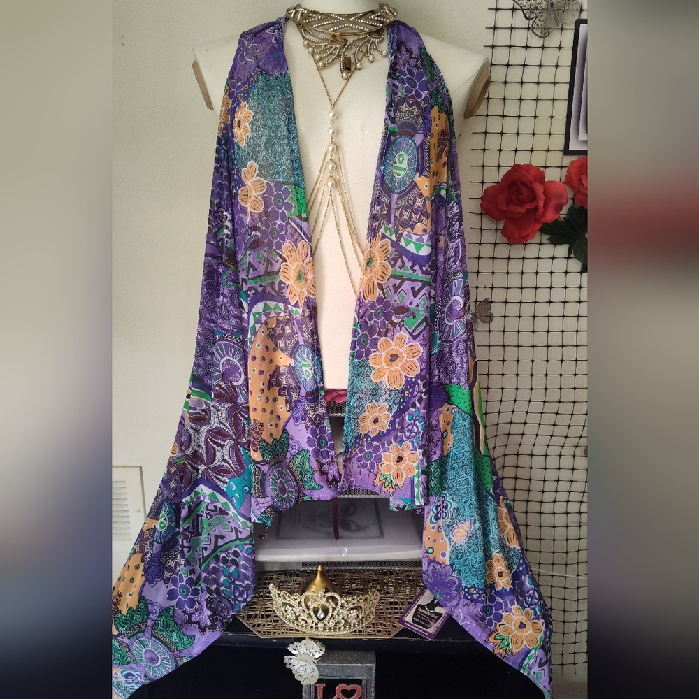 Sleeveless Tunic - Picture 2 of 4